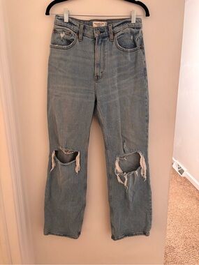 Abercrombie & Fitch Light Blue High-Rise Relaxed Jeans